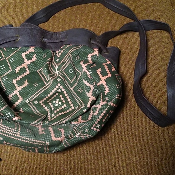 Old Navy Crossbody purse in Perfect condition - Picture 2 of 3